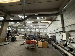   ENTREPÔT-BUREAUX de 490 M2 À LOUER SUR MONTREUIL! Montreuil