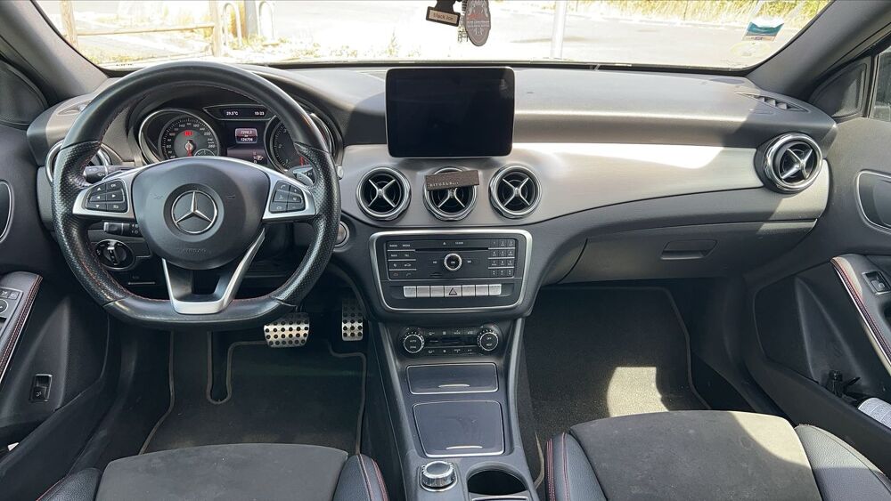 Classe GLA 200d 136 7G-DCT Fascination - Automatique Toit ouvrant 2018 occasion 77000 Melun
