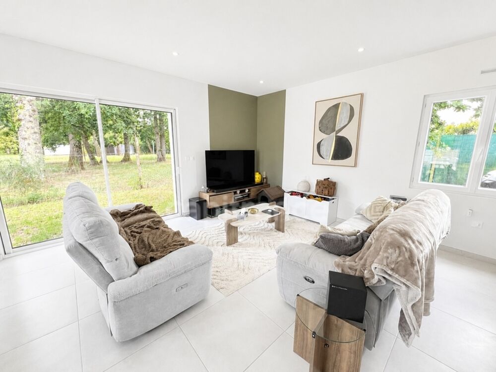 Maison à vendre 4 pièces LA TREMBLADE (17) - Garage - Terrain de 587m²