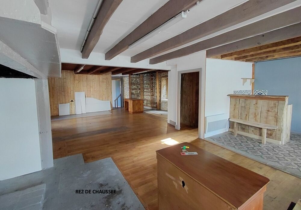 Vente Maison Grande maison rénovée de 220 m² avec atelier, terrasse panoramique et verger – Mourjou (Puycapel  cantal) Puycapel