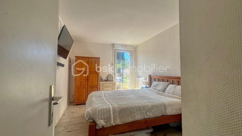 CUGNAUX - T5 - GRAND JARDIN - AU CALME - DOUBLE VITRAGE - CLIMATISATION - SAUNA