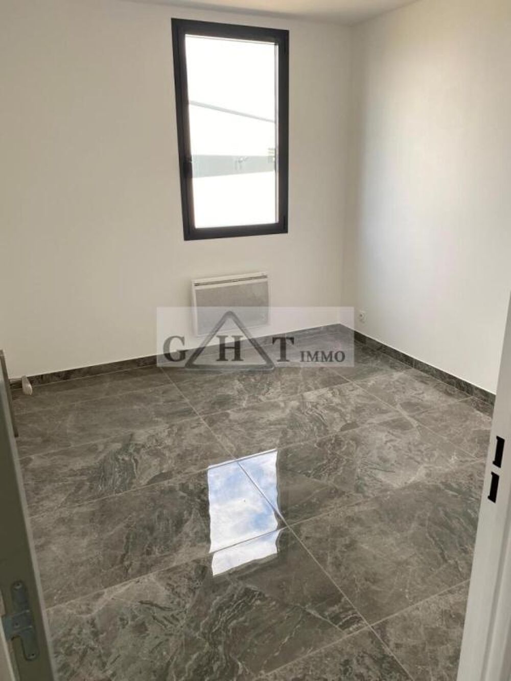  BUREAUX 30M2 A LOUER SAINT PIERRE DU PERRAY Saint pierre du perray