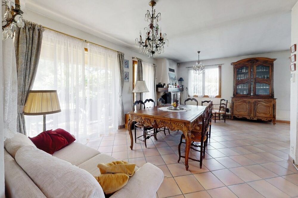 Maison familiale à vendre 7 pièces FUVEAU (13)
