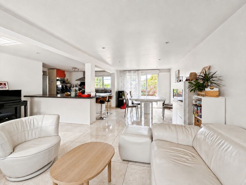 Angers  Maison familiale de 170 m², cinq chambres, Garage et grand jardin sans vis-à-vis