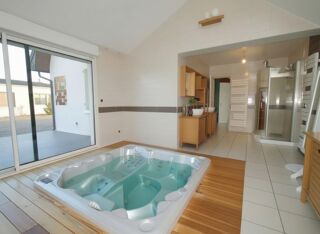  Maison à vendre 7 pièces 215 m²