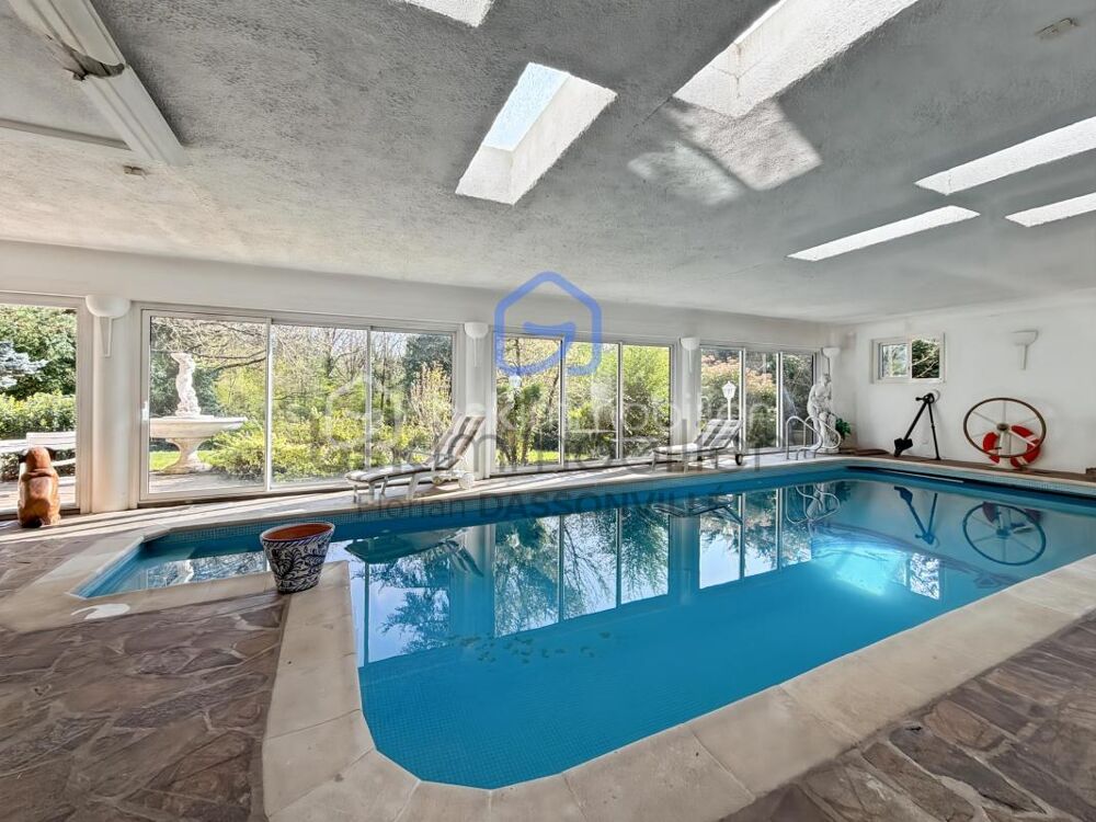 Maison d'architecte 284m2 - 4 chambres - sous-sol total - piscine intérieure - terrain 1619 m2
