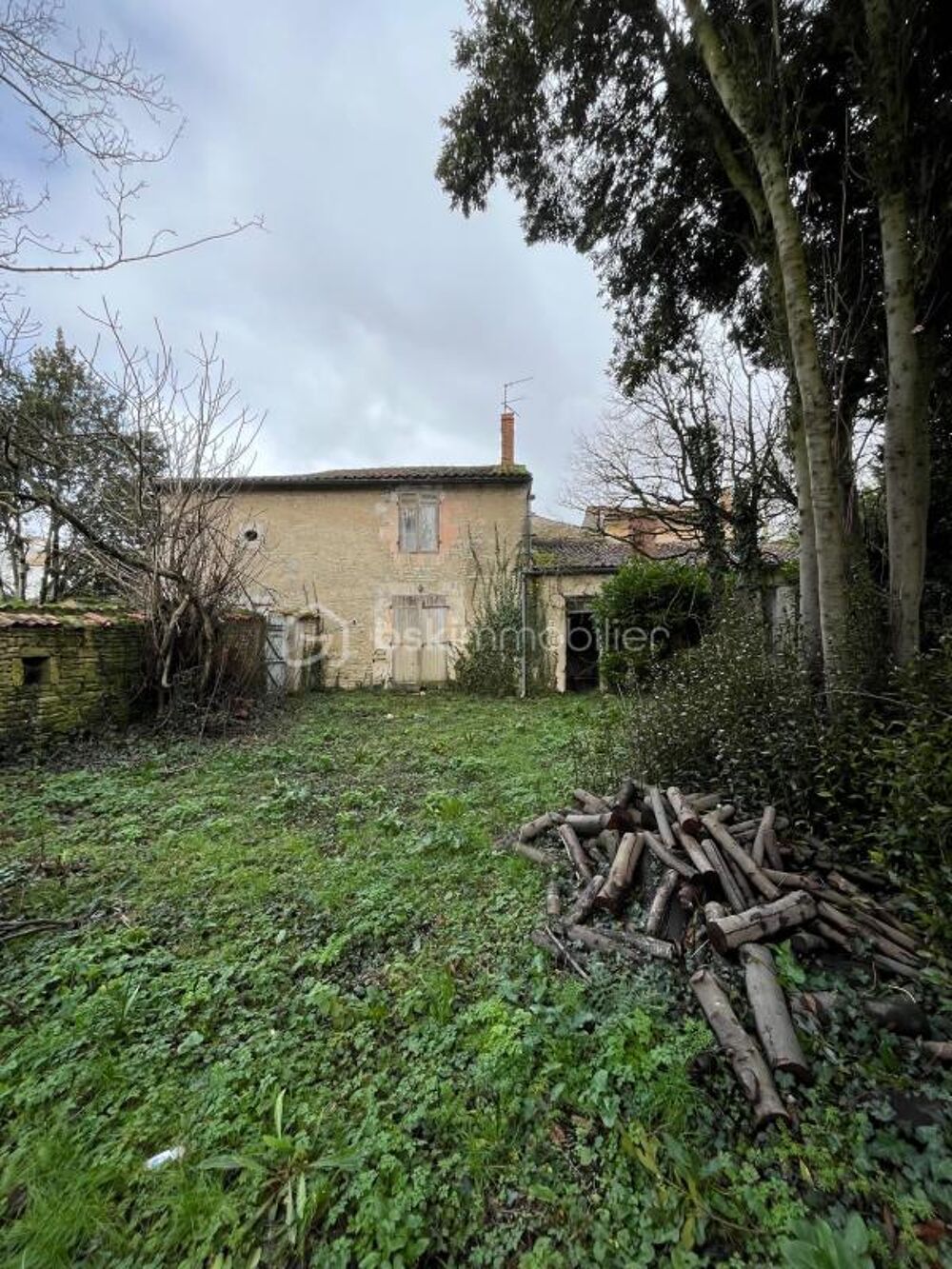Maison à rénover centre Mauzé sur le Mignon