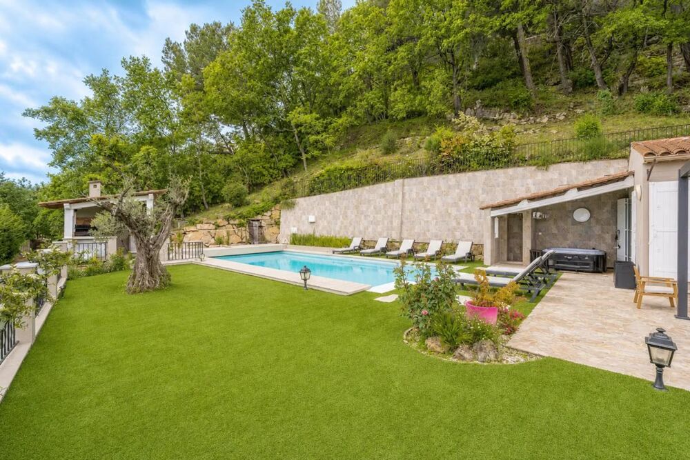 Maison de 6 pièces de 256 m² à Le Bar-sur-Loup