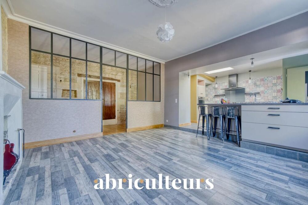 Vente Maison Maison de caractère de 242 m² en vente à Saintes (17100) Saintes