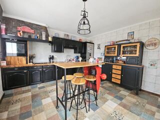  Maison � vendre 7 pi�ces 205 m�