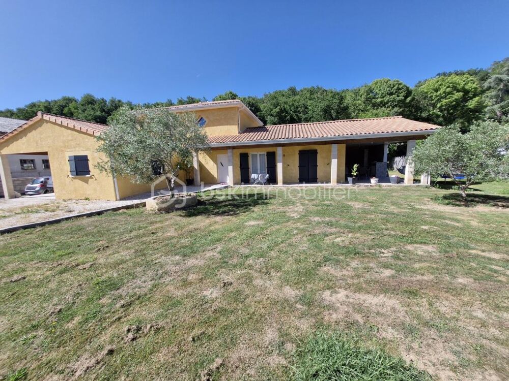 Charmante maison de 145m2 sur son terrain clos de 2224m2 dans un environnement calme à Mouleydier