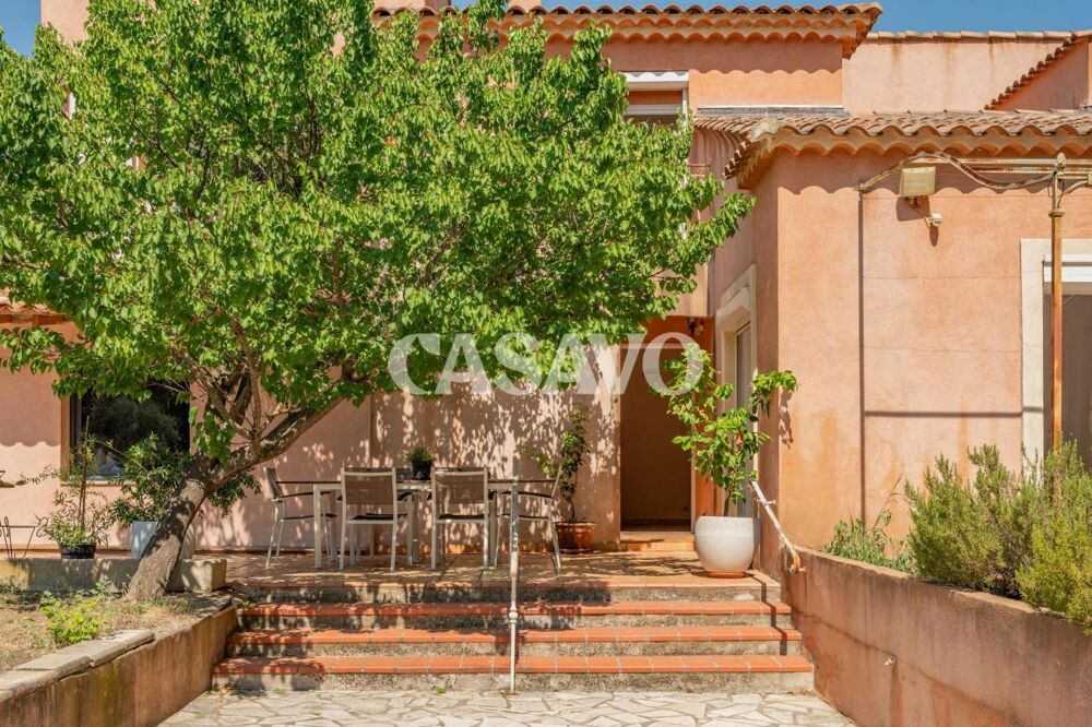 Vente Maison 8 pièces de 236m² - 13760 Saint-Cannat