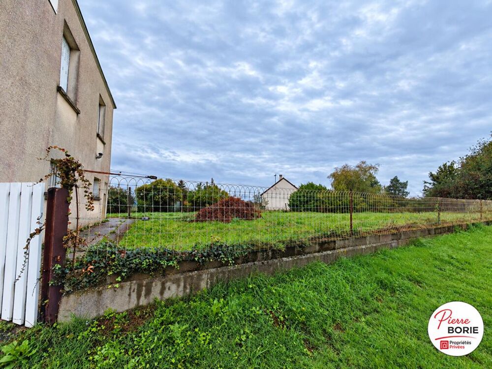 Exclusivité : CORLAY (Montipouret - 36), Grande bâtisse à rénover, jardin et garage
