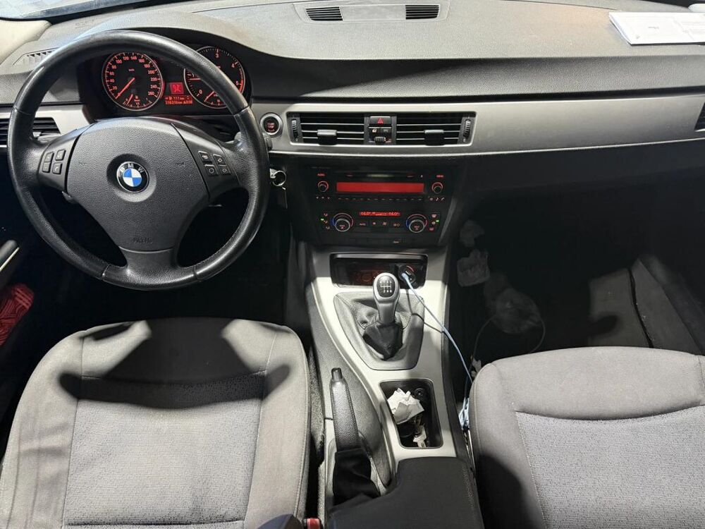 S&eacute;rie 3 Touring 318d 2.0 d 16V 143 cv CONFORT 2007 occasion 85190 Venansault