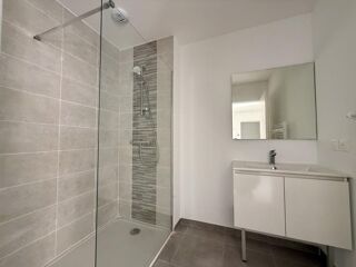  Appartement à louer 3 pièces 76 m²