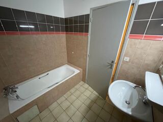  Appartement à louer 3 pièces 50 m²