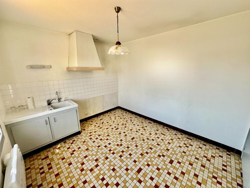 Maison avec jardin et sous-sol complet  Quartier calme  Chauvigny
