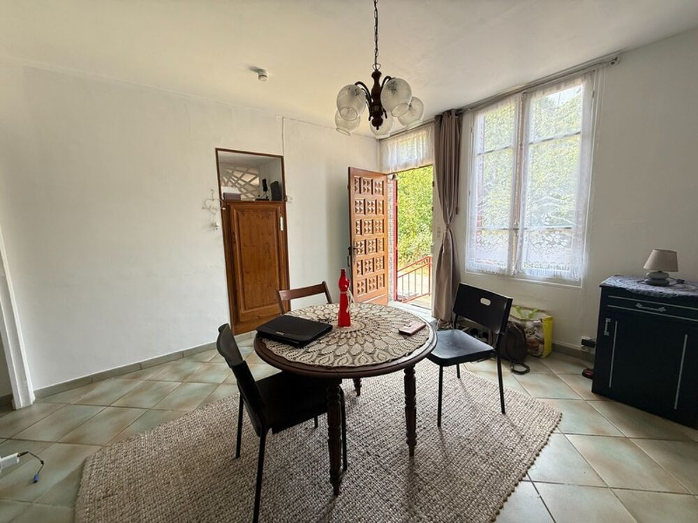 Longère en pierre 90m², sur terrain de 2379m² 69 990 €
