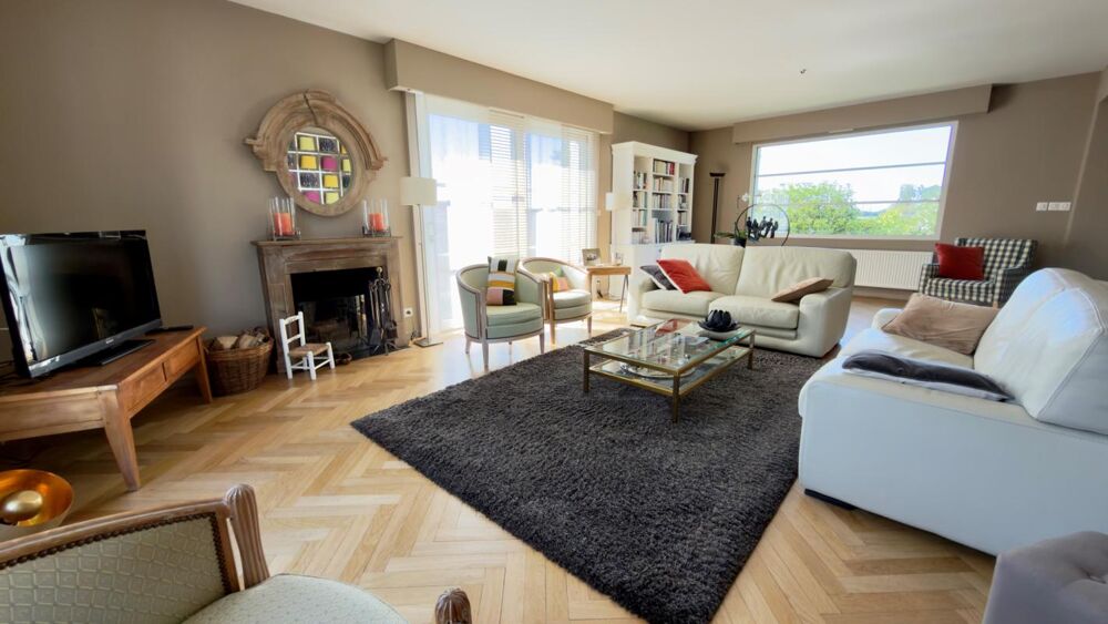 MAGNIFIQUE PROPRIETE DE SEMI PLAIN PIED ERIGEE SUR PLUS DE 1300 M²