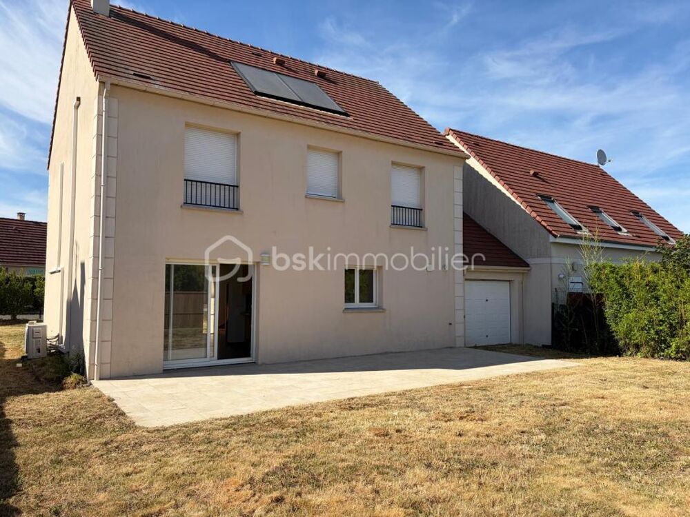 Maison familiale récente  5 chambres  Pompe à chaleur  À 2 minutes de la gare d'Auneau