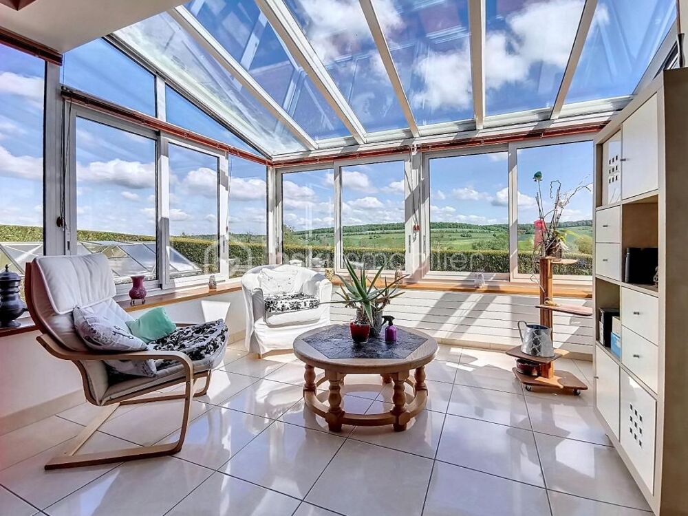 À VENDRE  Maison de caractère de 201 m² avec jardin paysager ?, piscine ??? et vue dégagée ?
