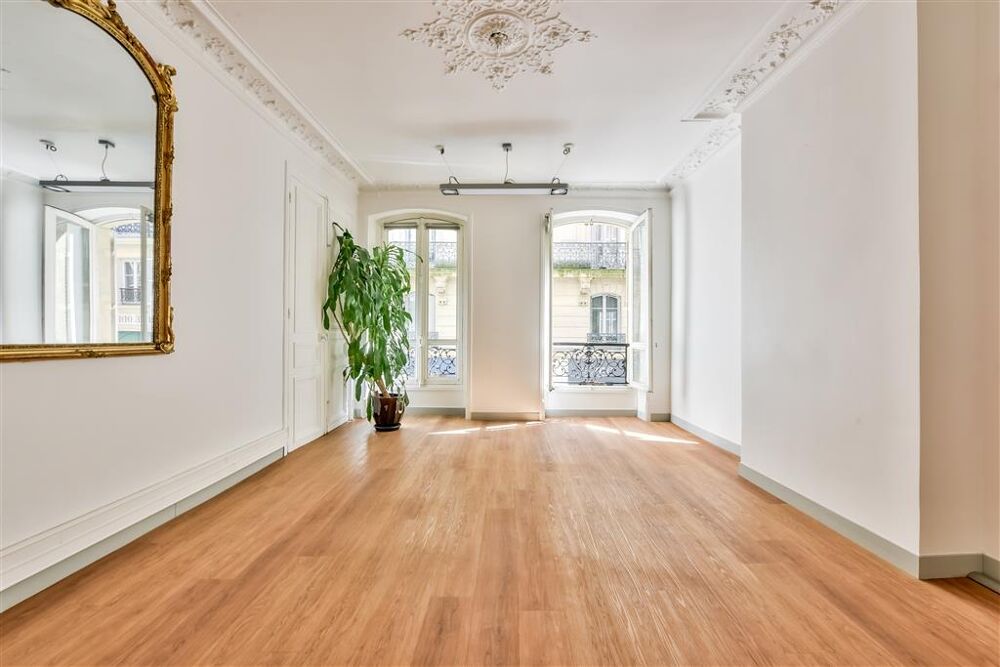   A louer bureaux rénové au coeur du QCA Paris 8