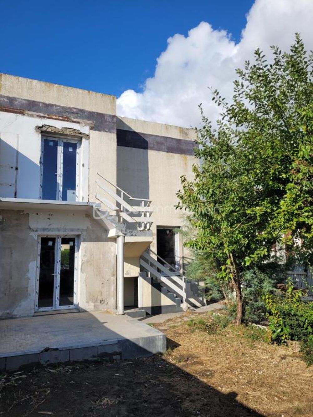 URGENT!**Maison F4 avec rénovation à terminer, jardin, garage**