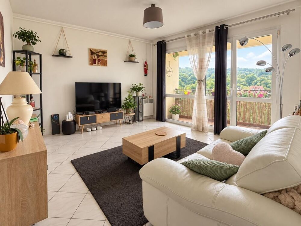 Appartement 2 pièces de 59 m², situé au 4? étage sans ascenseur