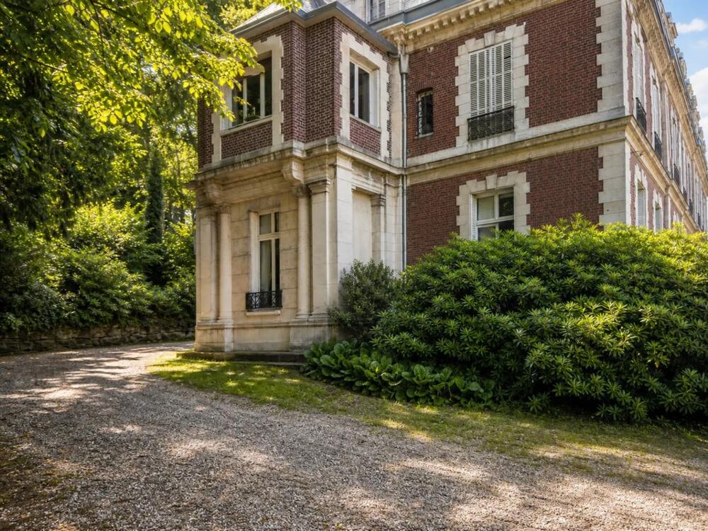 Appartement de prestige dans un château du XIXe siècle  152 m²