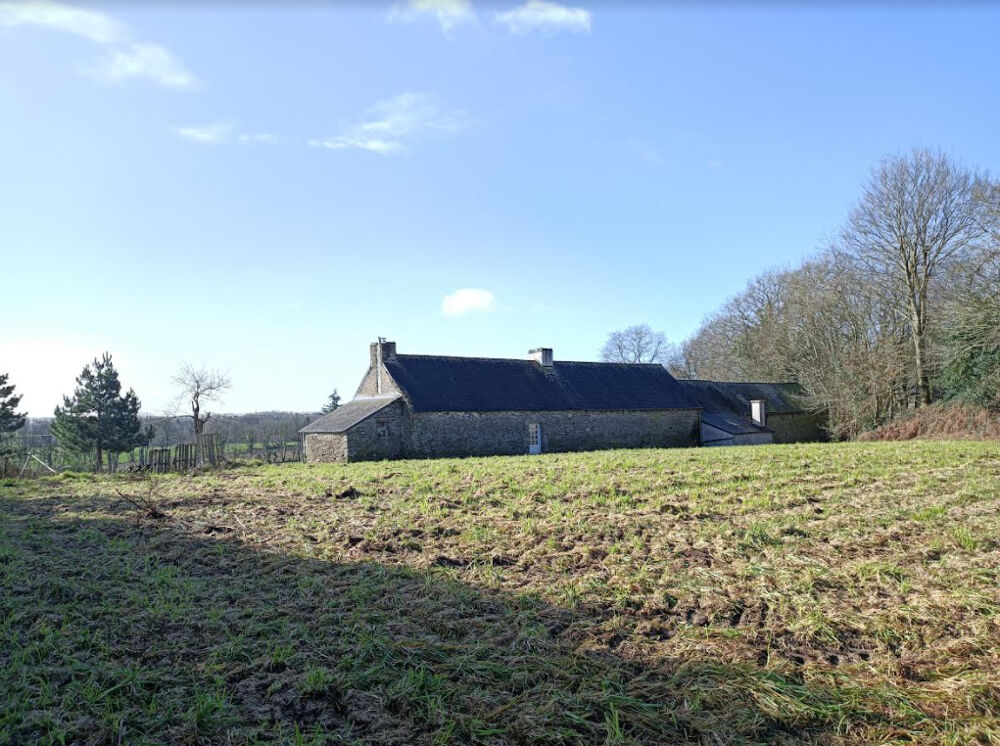 29270 Cléden Poher Longère avec vue 2 pièces de 48 m² combles aménagés et dépendances