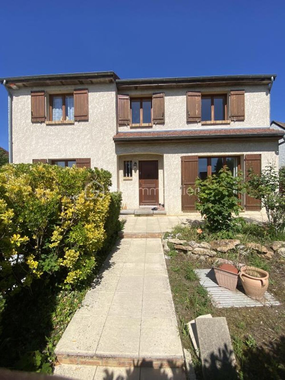 Maison familliale avec vie de plain pied, 6 chambres sur sous-sol total