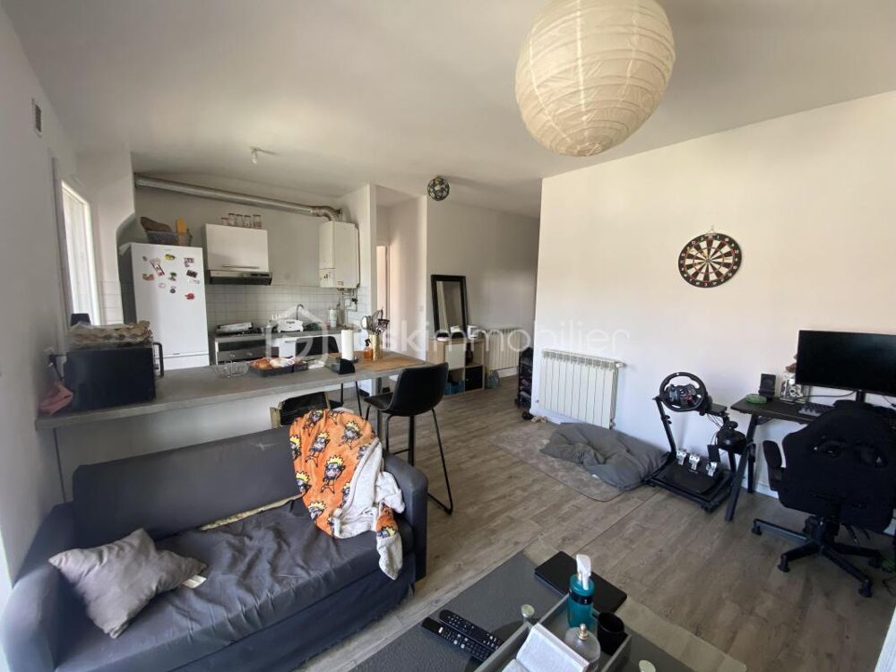Vente Appartement INVESTISSEUR: T2 AVEC BALCON ET PLACE DE PARKING LOUE AU CŒUR DU BOURG DANS PETITE COPROPRIÉTÉ Caluire et cuire