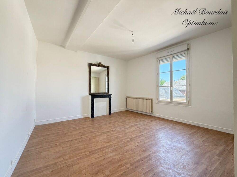Vente Immeuble Immeuble de rapport avec local commercial et deux logements – Opportunité d'investissement Le lude
