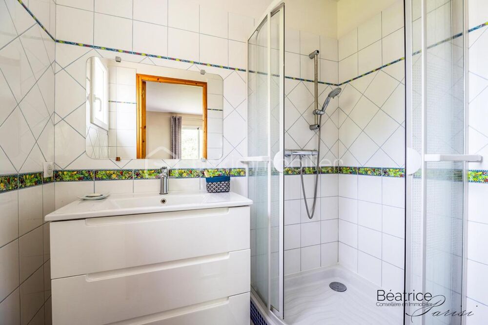 à vendre  Propriété/château Médan (78670)