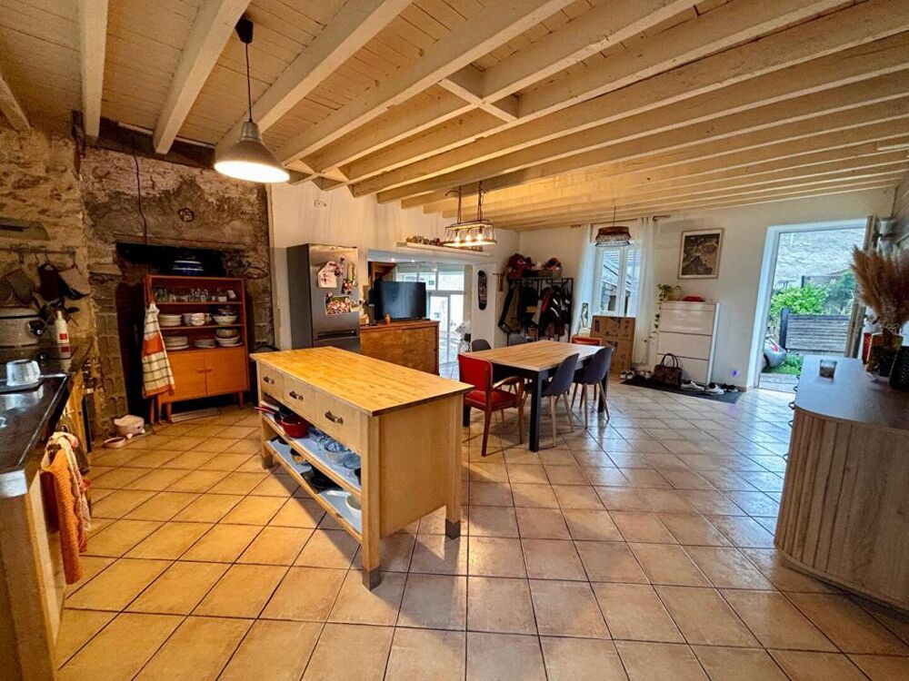 Vente Maison Longère mitoyenne de caractère ? 210 m² habitables ? Centre-ville de Chaulgnes Chaulgnes
