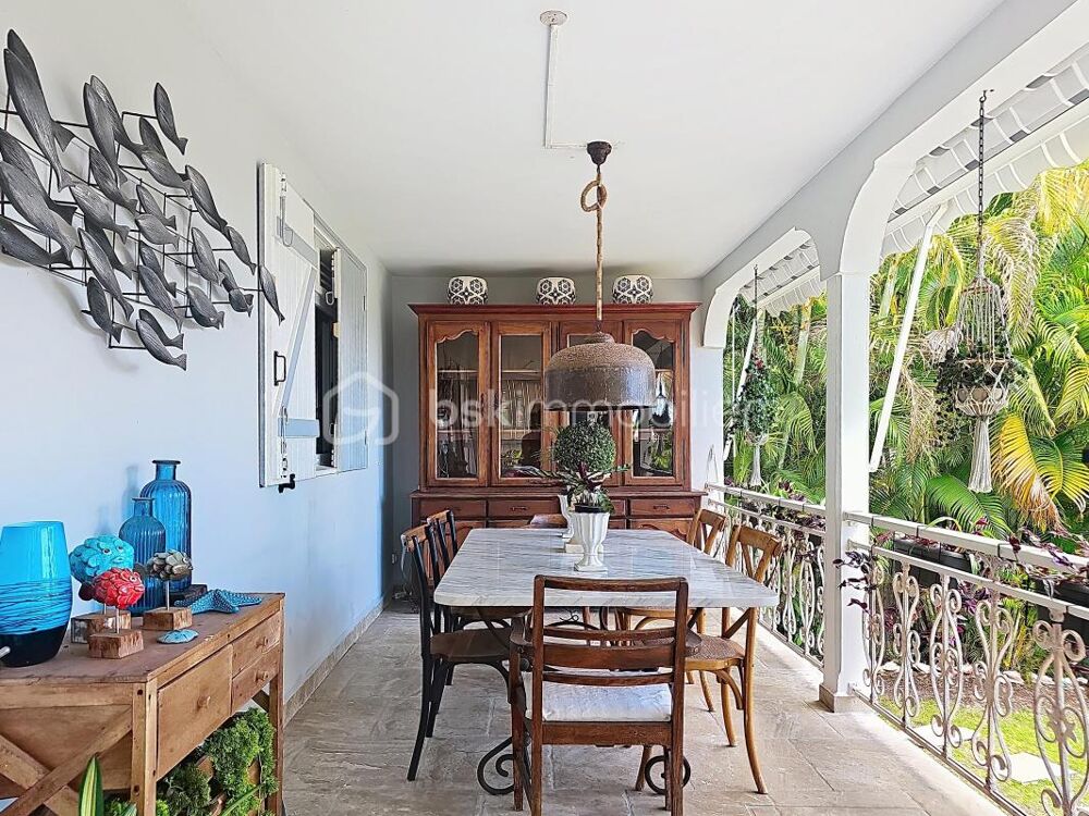 à vendre  Propriété/château Saint-François (97118)