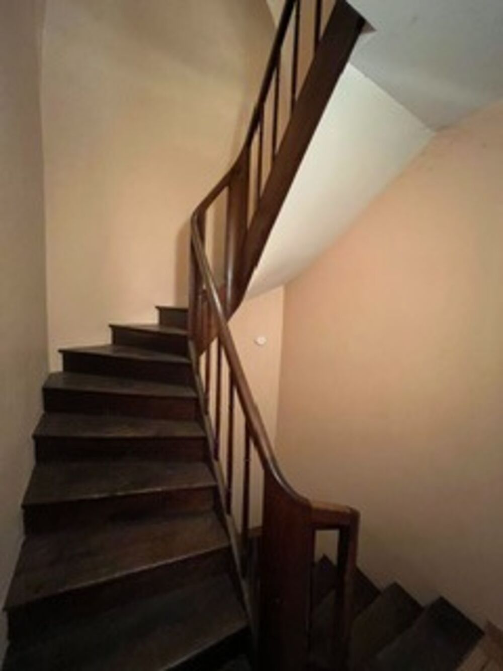 Vente Immeuble Immeuble à vendre LA CHARTRE-SUR-LE-LOIR (72)MMEUBLE DE RAPPORT – COMMERCE + 2 APPARTEMENTS La chartre sur le loir