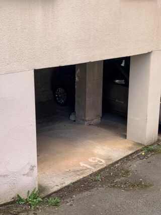  Parking / Garage � louer 