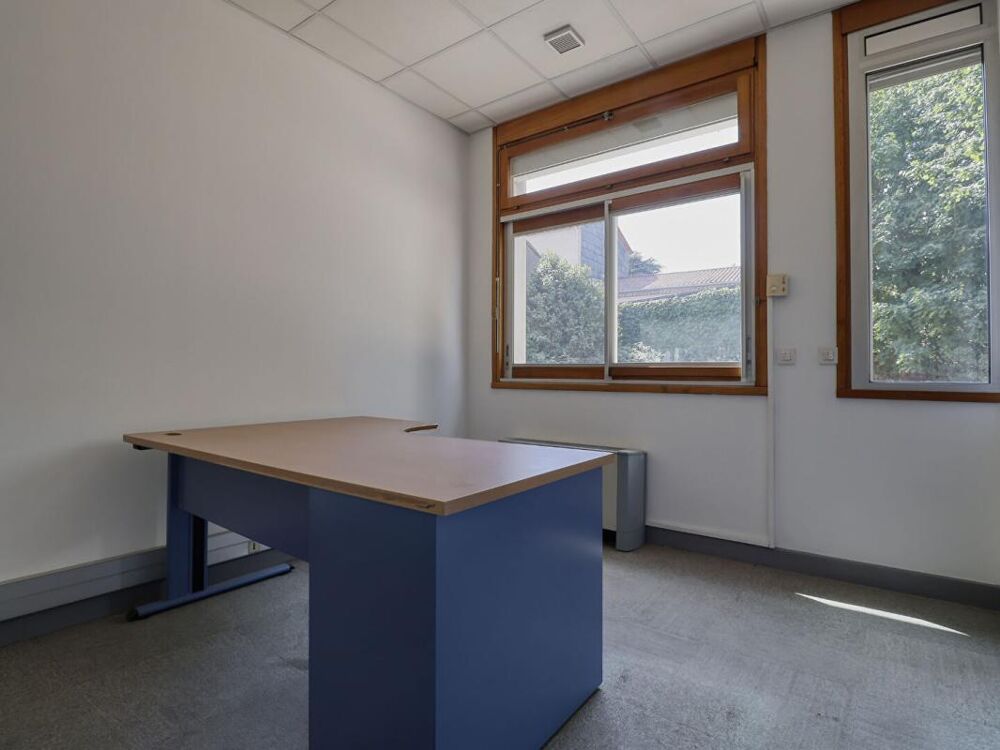   MAZAMET - Immeuble de bureaux d'environ 575 m² avec parking privatif ! Mazamet