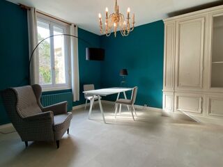  Maison à louer 9 pièces 270 m²