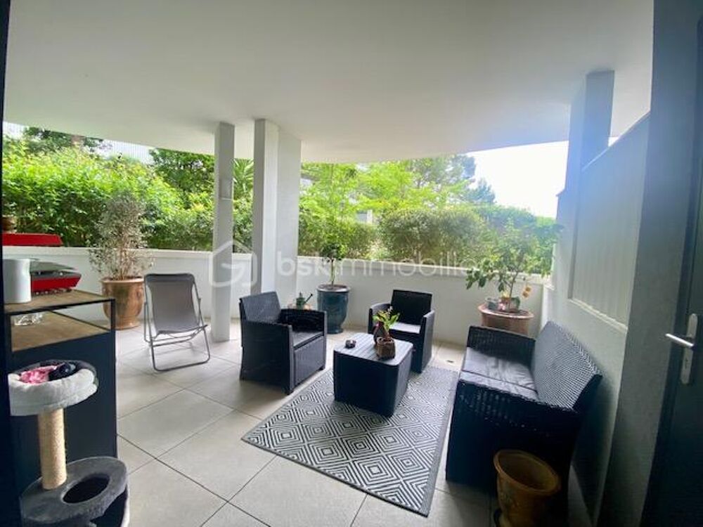 APPARTEMENT AVEC TERRASSE EXCEPTIONNELLE ET GARAGE