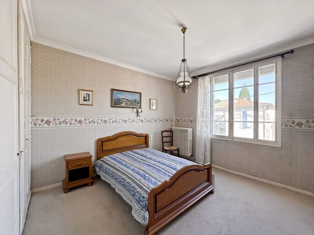 Vente Maison Maison de ville, 4 chambres+1 bureau  avec jardin et garage Chateaurenard