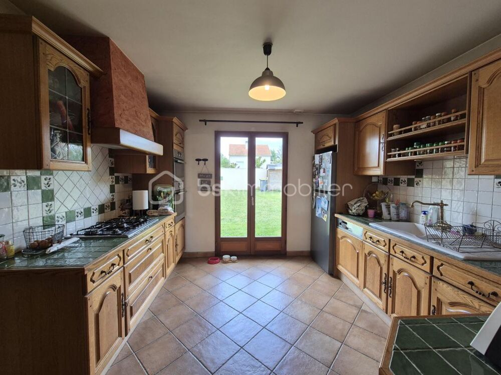 Maison familiale de 138 m2 avec sous-sol total et chambre au rez de chaussée !!