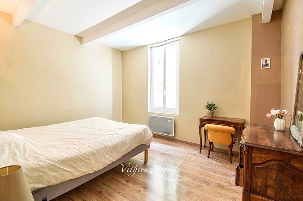 à vendre  Propriété/château Mouriès (13890)