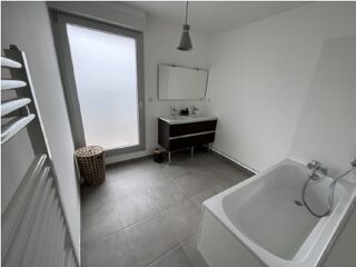  Appartement à louer 4 pièces 153 m²