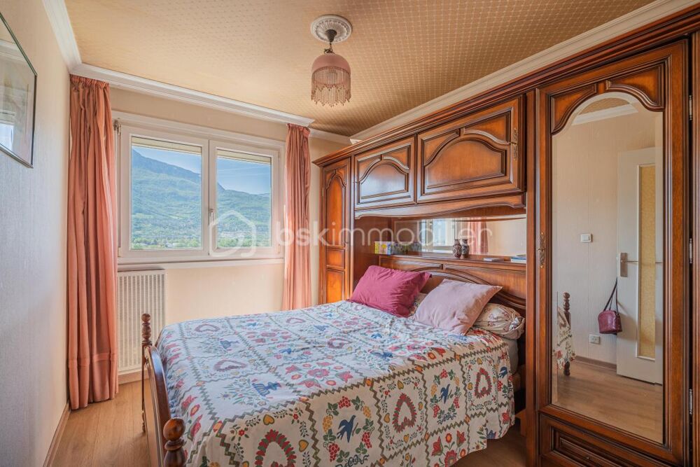 ? UN APPARTEMENT LUMINEUX, UNE VUE DÉGAGÉE ET UN BEAU POTENTIEL !