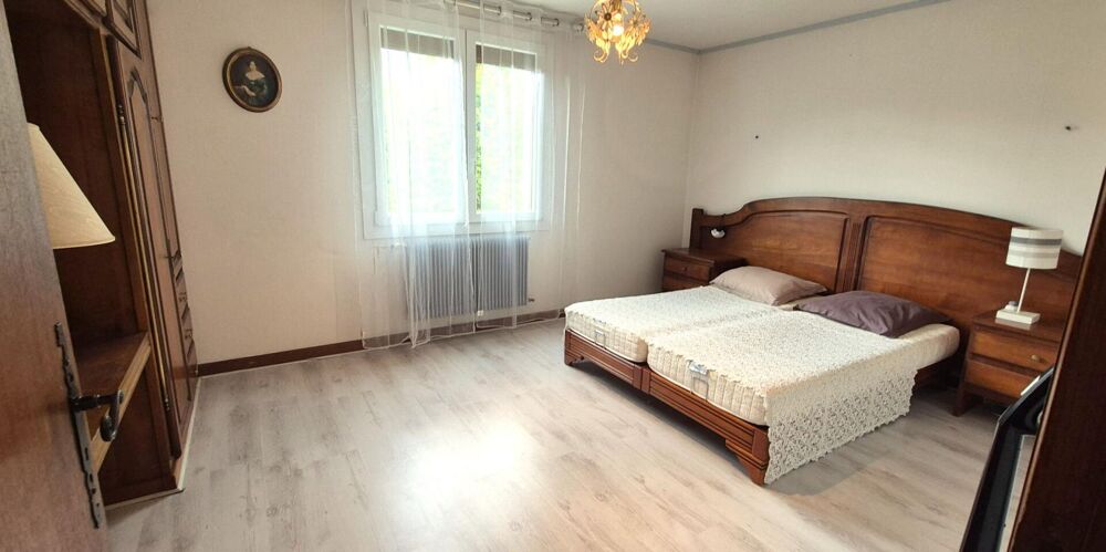 Vente Maison Belle Propriété ou Villa avec sa Piscine de 50 m² à réhabiliter entièrement où Maison Individuelle sur Sous-sol Complet de 223 m Saint dizier