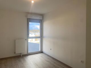 Appartement à louer 3 pièces 65 m²