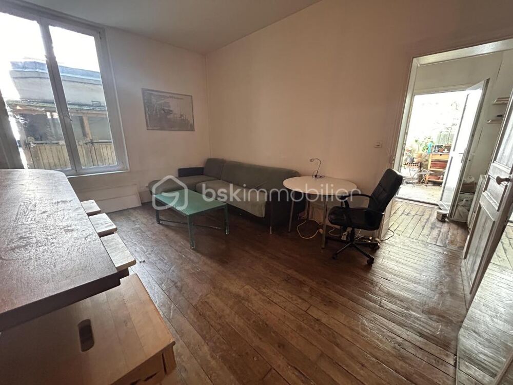 Vente Appartement RUE DE CHARONNE – PARIS 11e COUP DE CŒUR – 3 PIÈCES DE 54 M² AVEC PATIO INTIMISTE VENTE INTERACTIVE – MISE À PRIX 440 000 € Paris 11