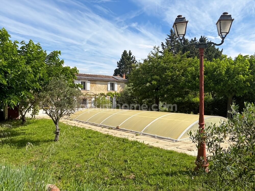 Un authentique mas provençal avec dépendance attenante, à moins de 5 minutes de la gare d'Orange